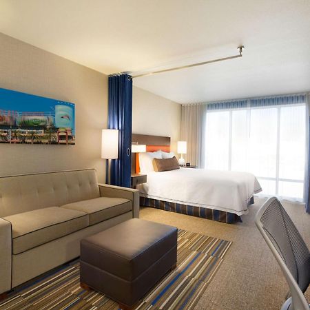 Home2 Suites By Hilton Glendale Westgate Exteriör bild